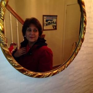 Meet your Posher, Lorraine